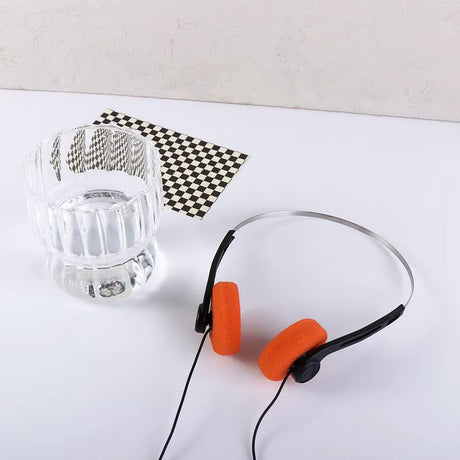 Personality over Ear Headphone Wired 3.5Mm Retro Feelings Headphone Vintage 80S 90S Walkman Headphone Photo Props